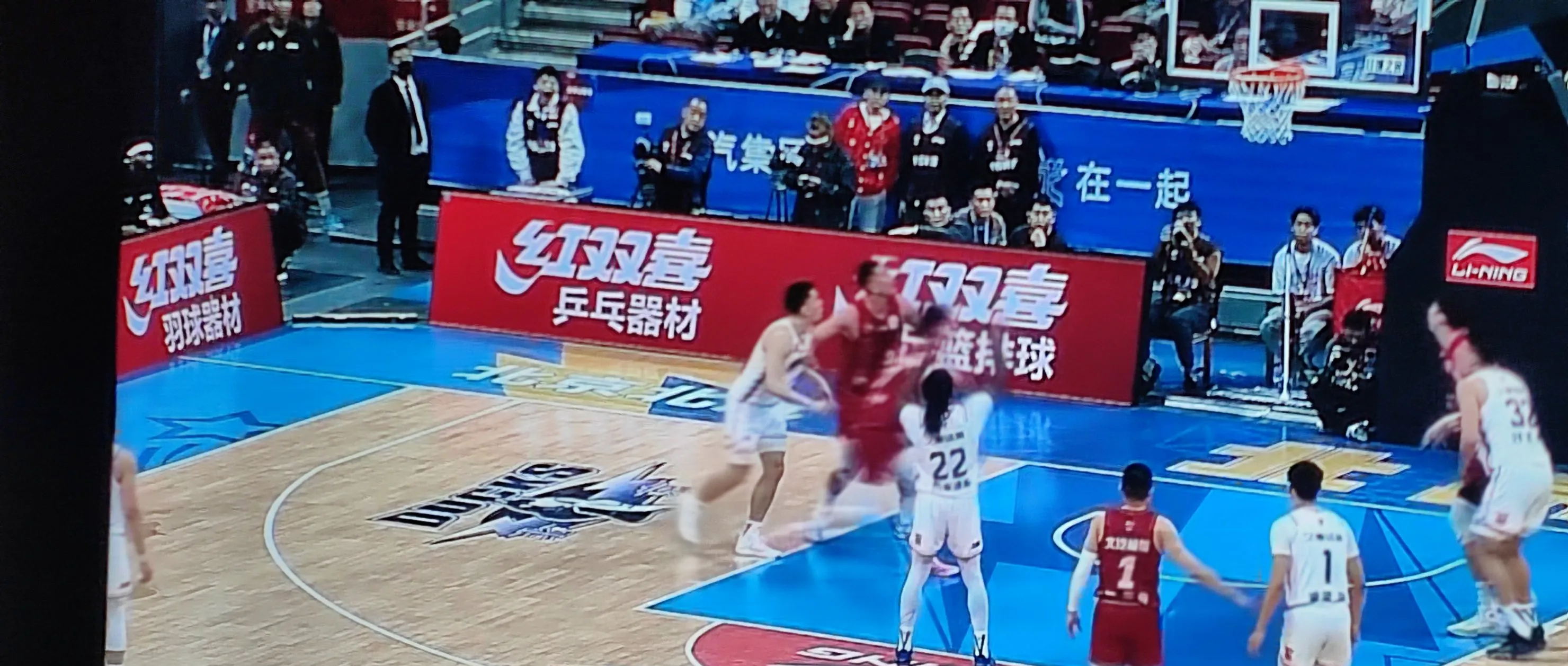 上海队雄鹿击败，开启连胜之路
