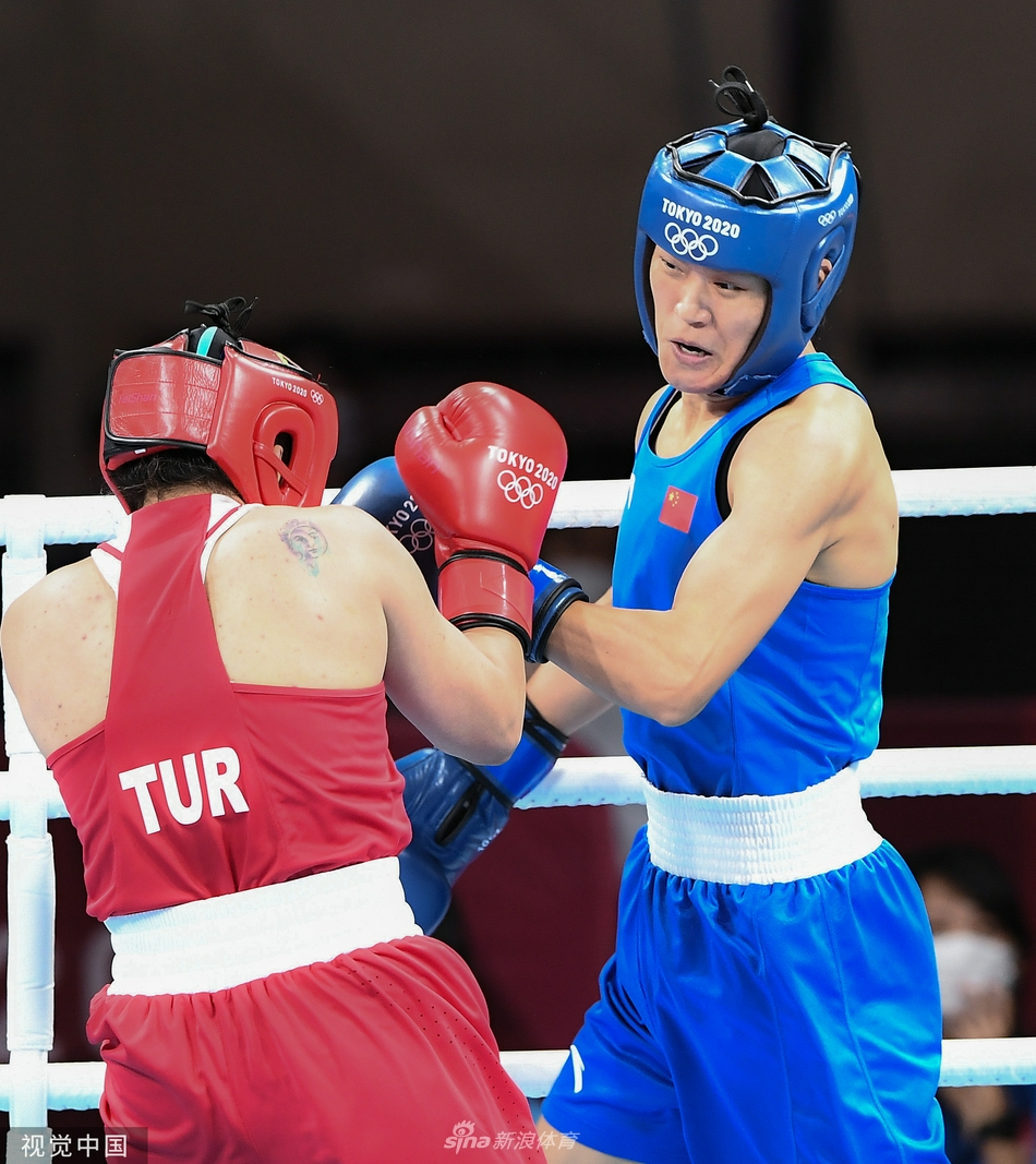 加拿大选手击败强手获得拳击银牌 加拿大选手击败强手获得拳击银牌