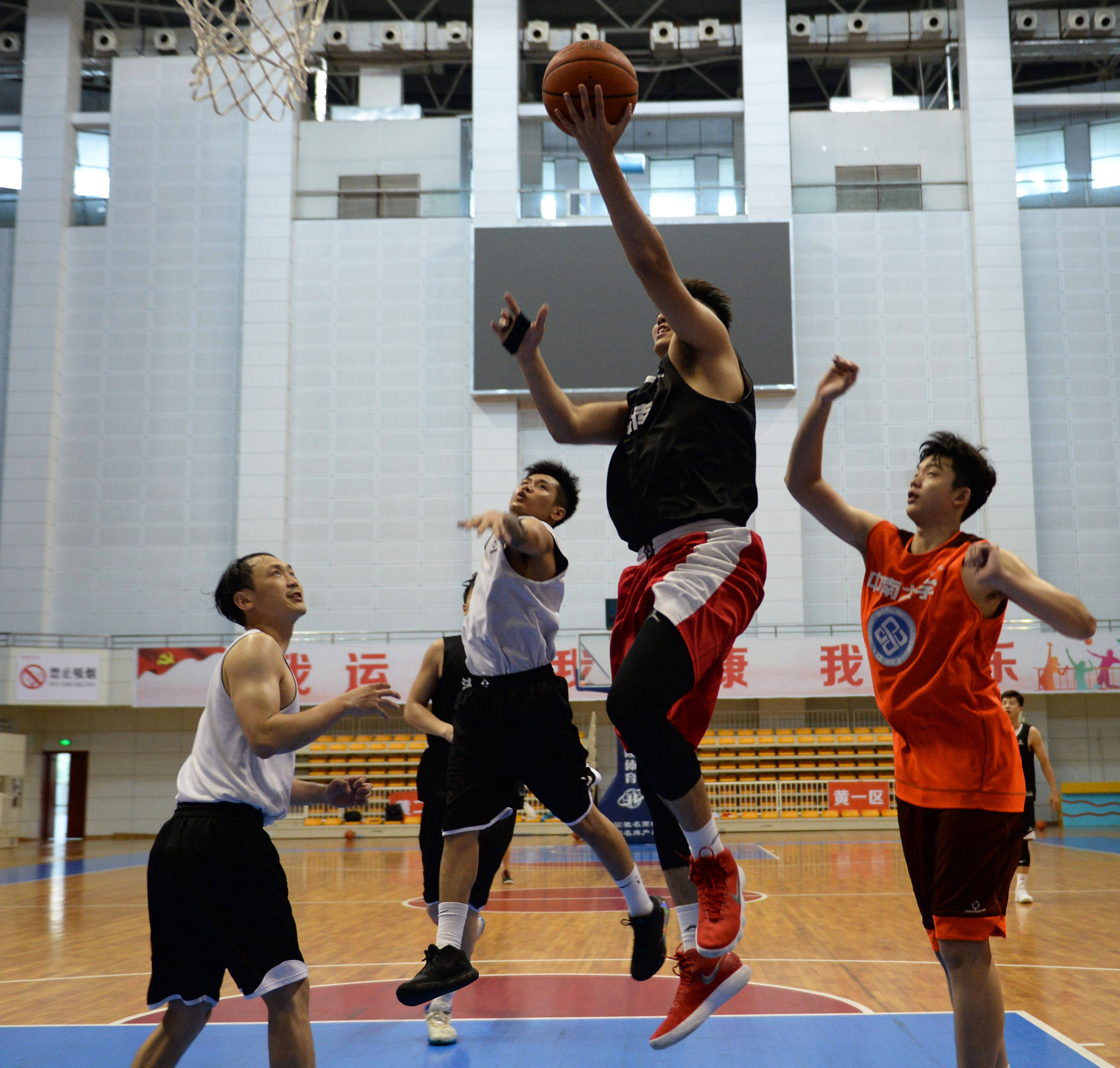 威廉希尔中文站-湖南宝岛队加强训练备战下一场比赛