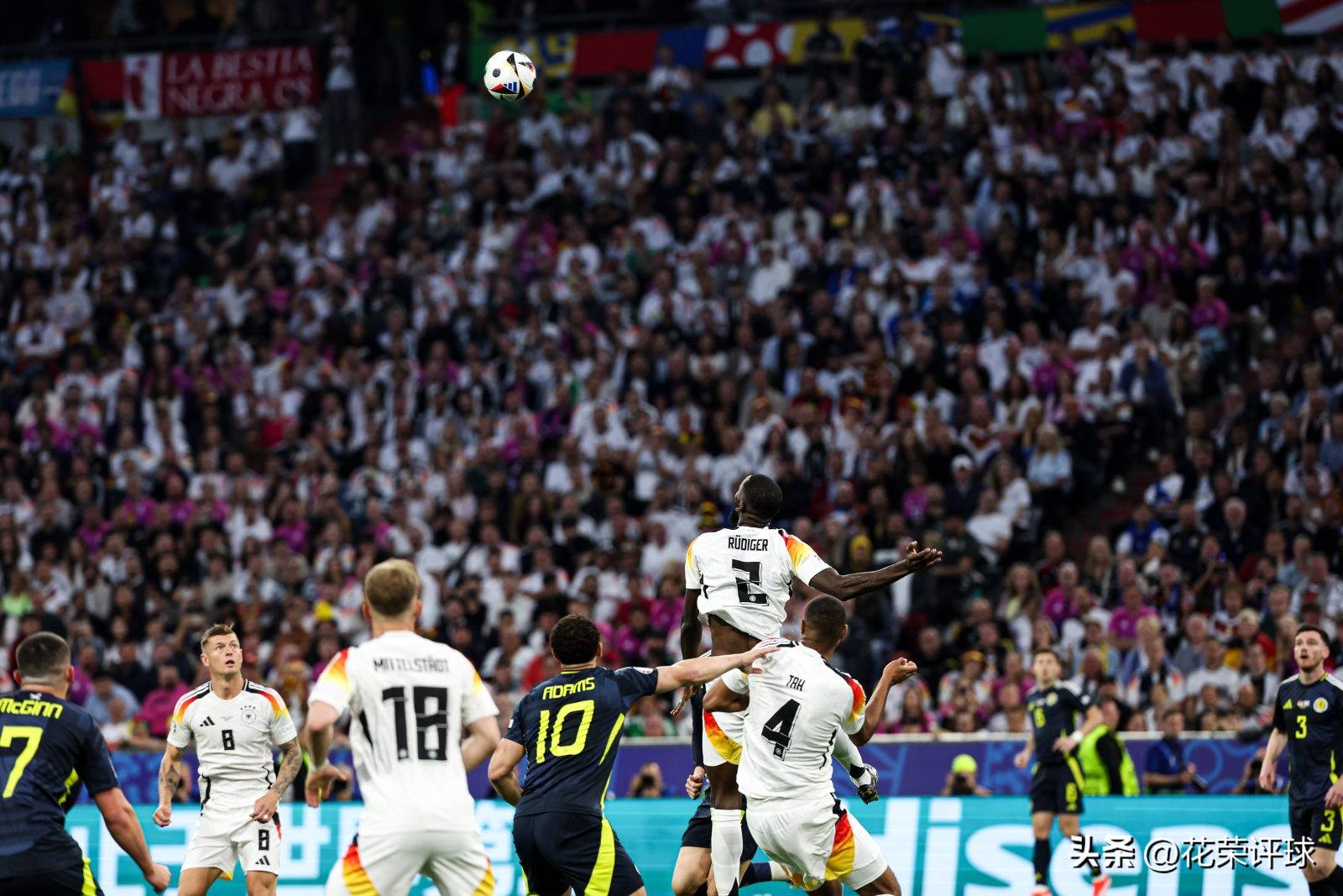 欧洲杯预选赛:法国大胜,雄踞C组榜首不可撼动 欧洲杯预选赛:法国大胜,雄踞C组榜首不可撼动