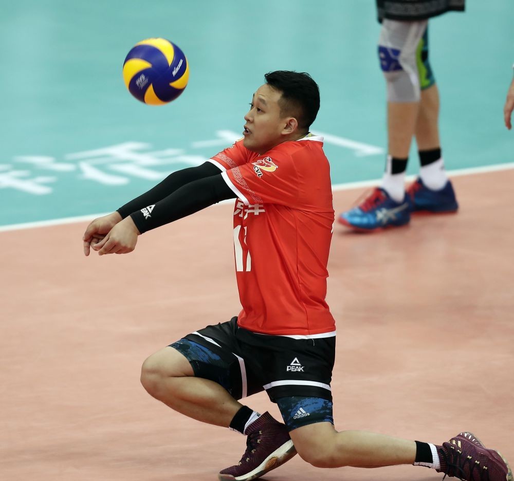 兰超大战较胜,甘巴彪获取联赛排位赛 兰超大战较胜,甘巴彪获取联赛排位赛