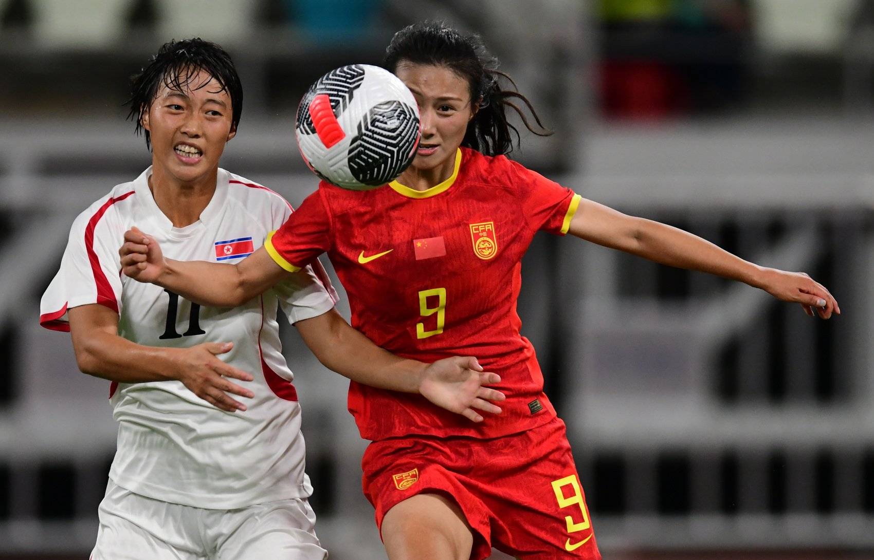 英国威廉希尔-国内足球赛事女运动员技术水平逐渐提高